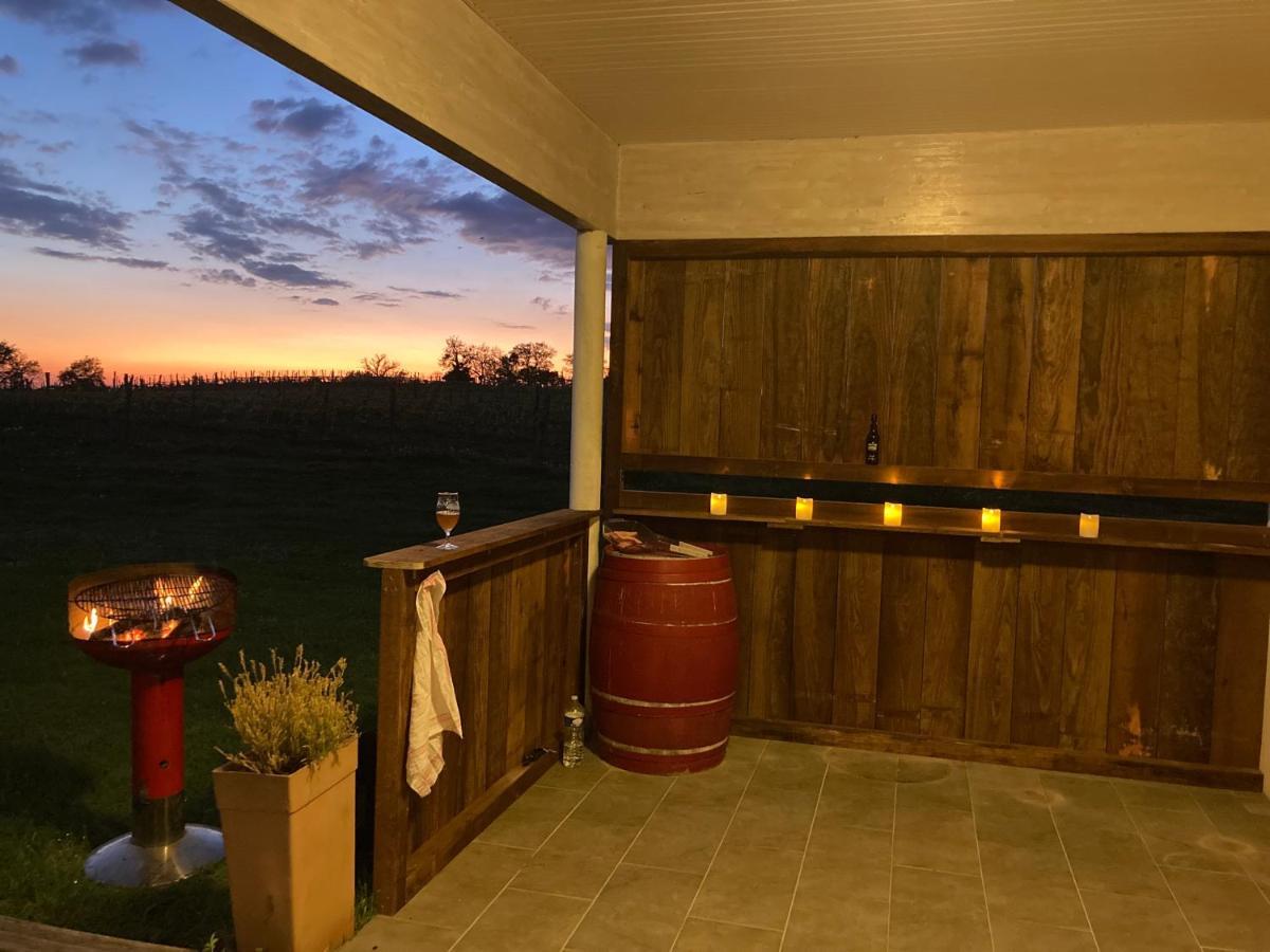 Gite Les Vignes Cravenceres Bagian luar foto